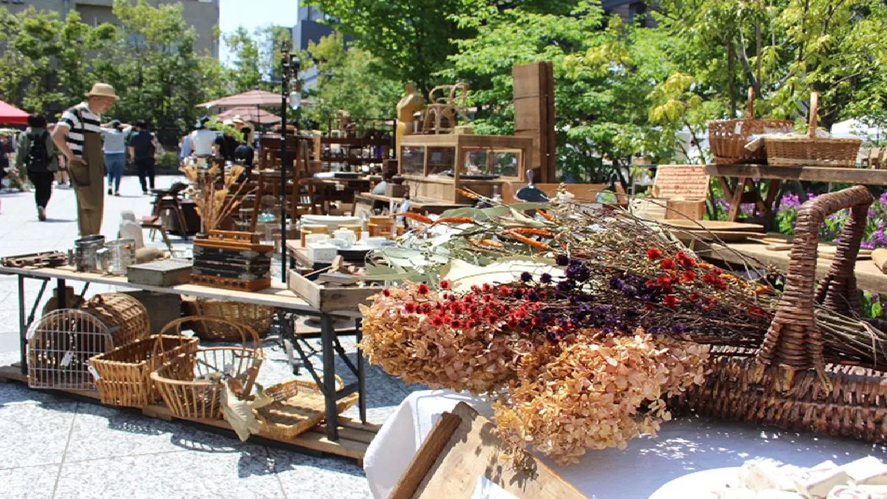 Tokyo Romantic Flea Market
